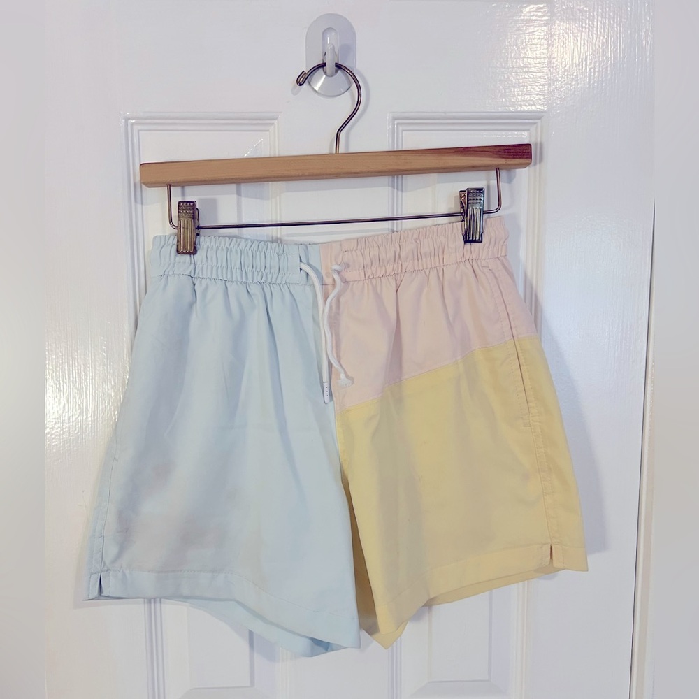 Abercrombie and Fitch - Men’s Pride Pull On Swim Trunk - XXS